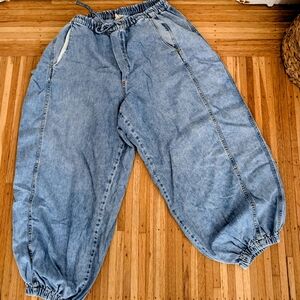 Pilcro Beachy High-Rise Parachute Jeans Medium
